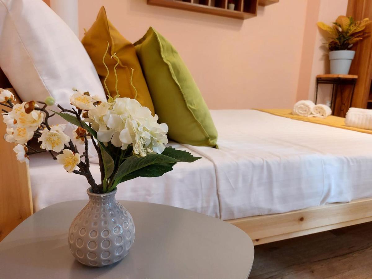 Laroka House Cosy Studio Universitate Bukarest Kültér fotó
