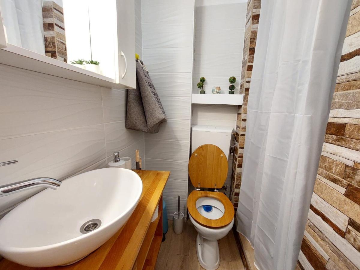 Laroka House Cosy Studio Universitate Bukarest Kültér fotó